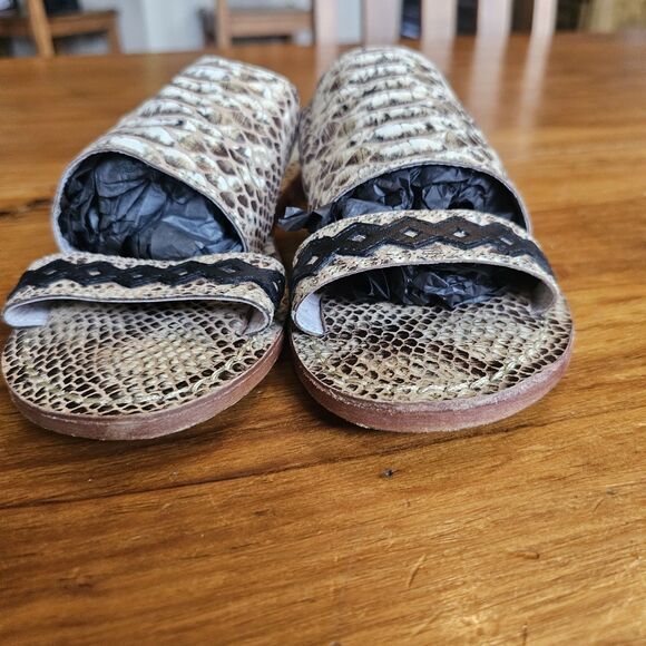 Free People Saturday Slide Snakeskin Print Flats Size US 7/EU 37.5 Beach Pool - Picture 8 of 9